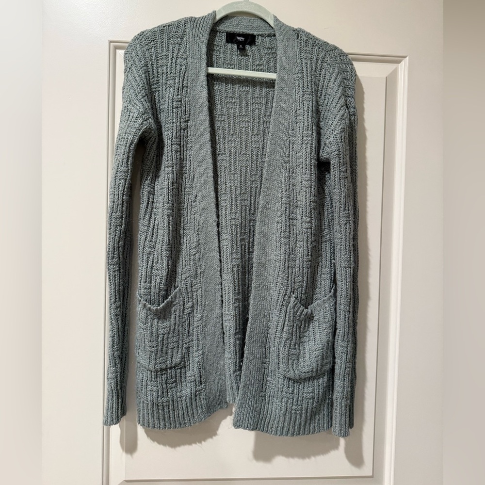 Mossimo Sweater size small